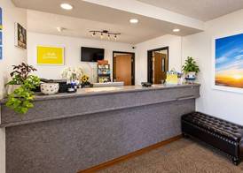 Days Inn by Wyndham Battlefield Rd/Hwy 65 2