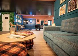 Tiverton Hotel Lounge & Venue 3