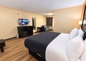 Super 8 by Wyndham Hillsville 4