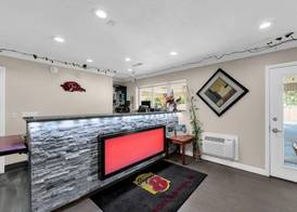 Super 8 by Wyndham Siloam Springs 3