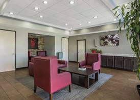 Red Roof Inn & Suites Statesboro - University 3