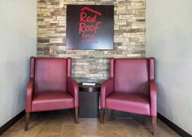 Red Roof Inn & Suites Statesboro - University 4