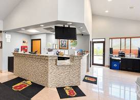 Super 8 by Wyndham Wisconsin Dells 2