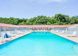 Travelodge by Wyndham Parkersburg 2