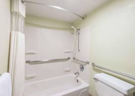 Economy Suites Springfield - I-44 4