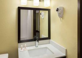 Super 8 by Wyndham Marietta 5