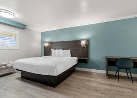 Red Lion Inn & Suites Lemoore 5