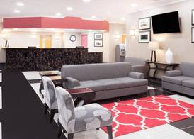 Ramada Plaza by Wyndham Chicago North Shore 3