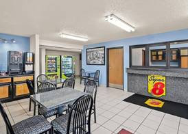 Super 8 by Wyndham New Castle 2