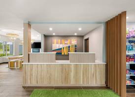 Spark By Hilton Freeport 4