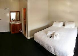 Gunyah Hotel 2
