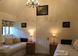 The Moon Inn at Stoney Middleton 4