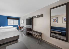 Holiday Inn Express & Suites ALBUQUERQUE-N. BALLOON FSTA PK by IHG 3