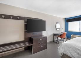 Holiday Inn Express & Suites ALBUQUERQUE-N. BALLOON FSTA PK by IHG 4