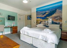 Padarn Hotel 3