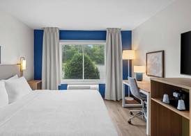 Spark by Hilton Brunswick 5