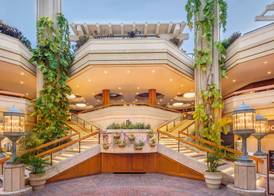 Hyatt Regency Waikiki Beach Resort & Spa 4