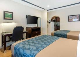 Red Star Inn & Suites 4