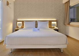 Whiz Prime Hotel Basuki Rahmat Malang 5
