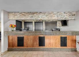 Days Inn & Suites by Wyndham Des Moines Airport 2