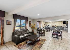 Days Inn & Suites by Wyndham Des Moines Airport 3