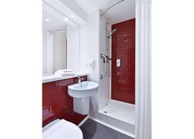Travelodge Edinburgh Central Rose Street 5