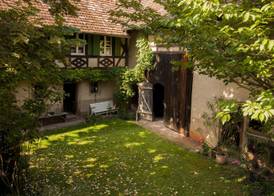 Unter der Linde 4