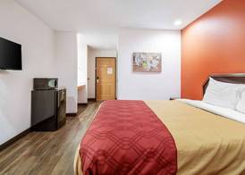 Econo Lodge Franklin 4