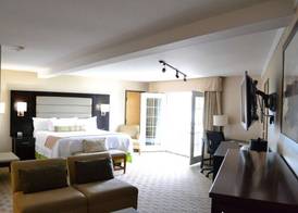 DoubleTree by Hilton Silverdale 3
