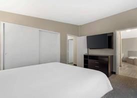 Holiday Inn Express & Suites BURLINGTON by IHG 5