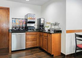 Red Roof Inn & Suites Middleborough 3