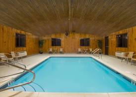 Super 8 By Wyndham Grove City 3