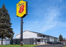 Super 8 by Wyndham Owatonna 2
