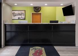 Super 8 by Wyndham Pascagoula 4