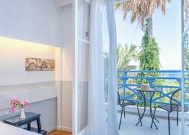 Kamari Beach Hotel 5
