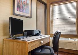 Super 8 by Wyndham Alton 2