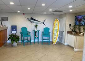 Days Inn & Suites by Wyndham Navarre - near Beaches Hurlburt 2