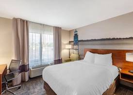 Clarion Pointe Racine - Mount Pleasant 5
