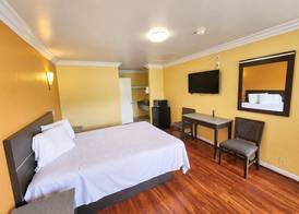 Covina Motel 4