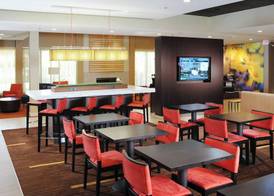 Courtyard by Marriott Houston Hobby Airport 2