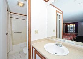 Americas Best Value Inn and Suites Warren Detroit 5