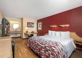 Red Roof Inn Louisville Expo Airport 5