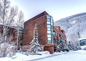 Ice House Lodge 4