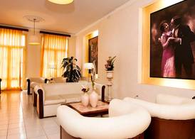 Hotel E La Ronda 3