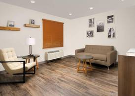 WoodSpring Suites Chicago Darien 2