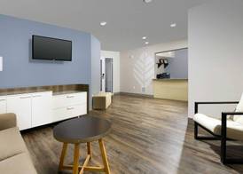 WoodSpring Suites Chicago Darien 3