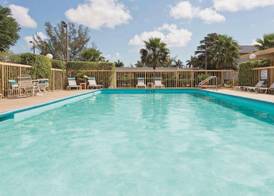 La Quinta Inn West Palm Turnpike 3