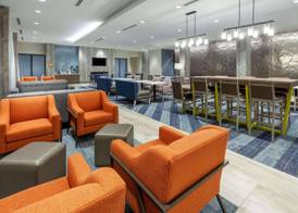 La Quinta Inn & Suites by Wyndham Middletown 2