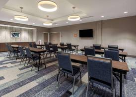 La Quinta Inn & Suites by Wyndham Middletown 5