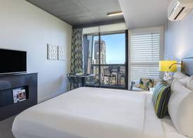 Oaks Melbourne on William Suites 5